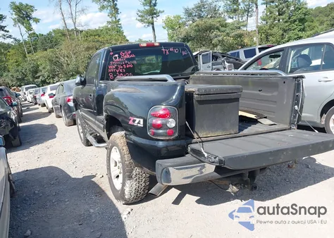 2000 Chevrolet Silverado 1500 Ls z USA, uszkodzony, nr VIN 1GCEK14T1YZ365210